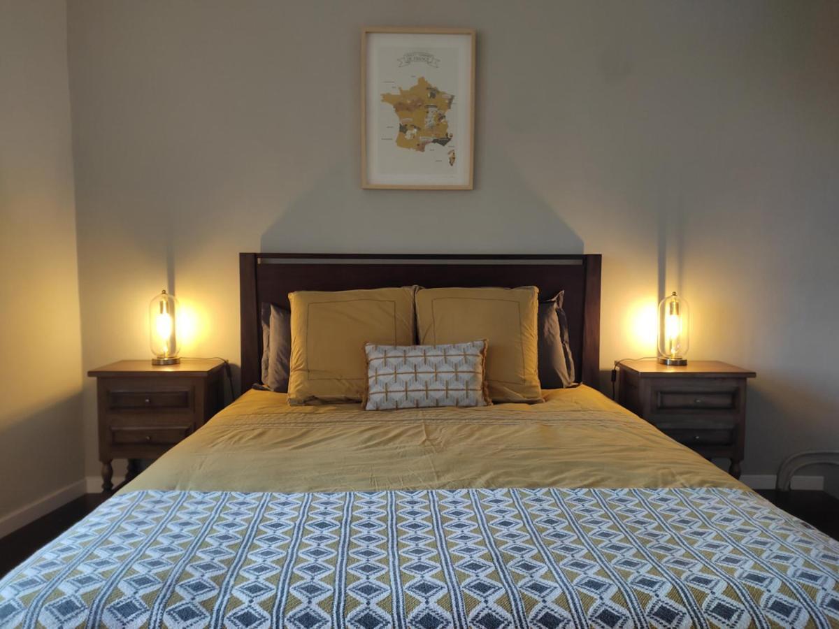 Bed and Breakfast Planches Et Plonk Belvès Exterior foto